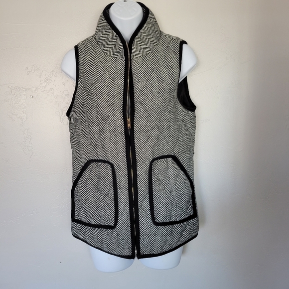 Boutique Only Black & White Herringbone Vest Full Zip Small Pockets Winter - Picture 2 of 7